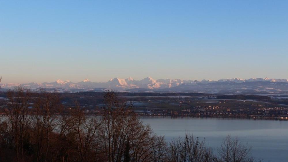 Le Mont-Vully - Hotel Restaurant Haut-Vully Екстер'єр фото